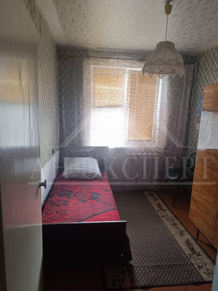 Фото Сдам 4-х комнатную квартиру на длительный срок (Стаханов, ул. Юных Ленинцев, д. 7а)