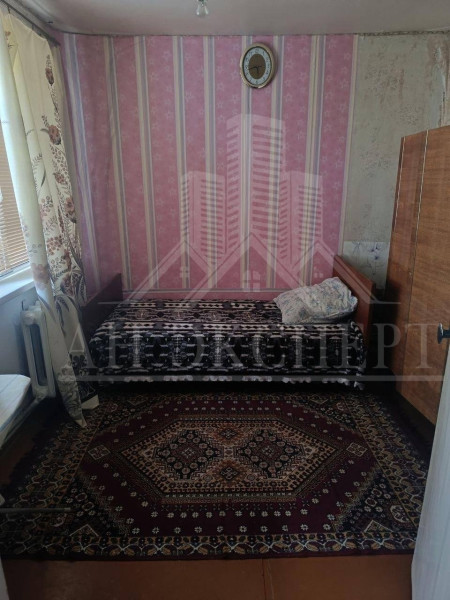 Фото Сдам 4-х комнатную квартиру на длительный срок (Стаханов, ул. Юных Ленинцев, д. 7а)