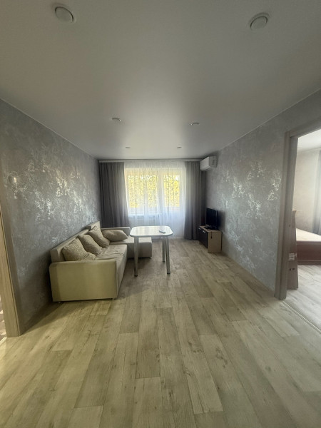 Фото Сдам 2-х комнатную квартиру на длительный срок (Стаханов, пр. Ленина, д. 21а)