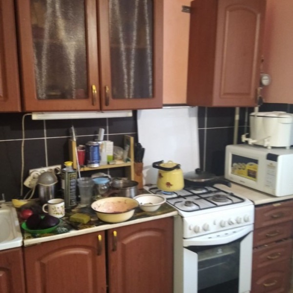 Продам 3-х комнатную квартиру на кв. Южный