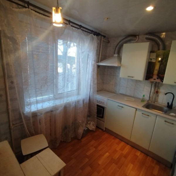 № 7115 Продам 3х комн. квартиру в р-не СШ № 7