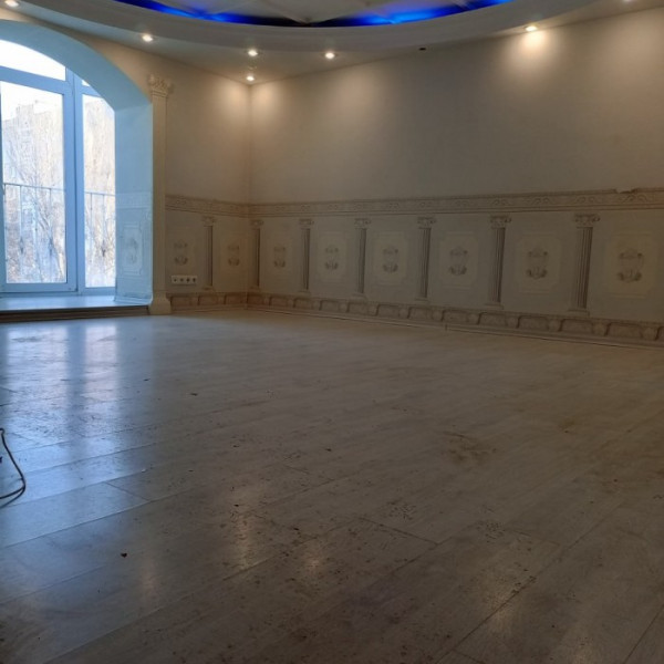 Продам 3к квартиру на кв.Комарова ,а/о, ремонт