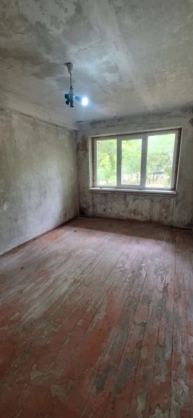 Продаётся 2-комнатная квартира в городе Брянка, микрорайон 4, д. 59.