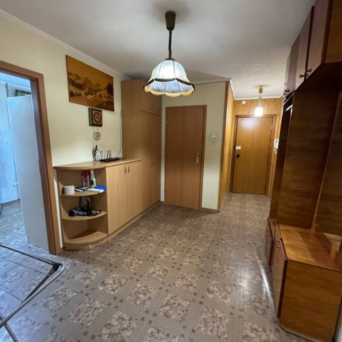 Продам большую 2-х комнатную квартиру улучшенной планировки в самом центре города ул. Коцюбинского, 19а.