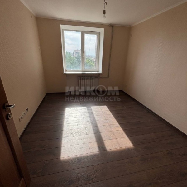 Фото Продам 3к ул. титова Центр Города