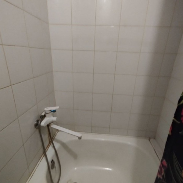 Фото Продам полугостинку на кв. Жукова (р-н ЛГУ им. В. Даля)