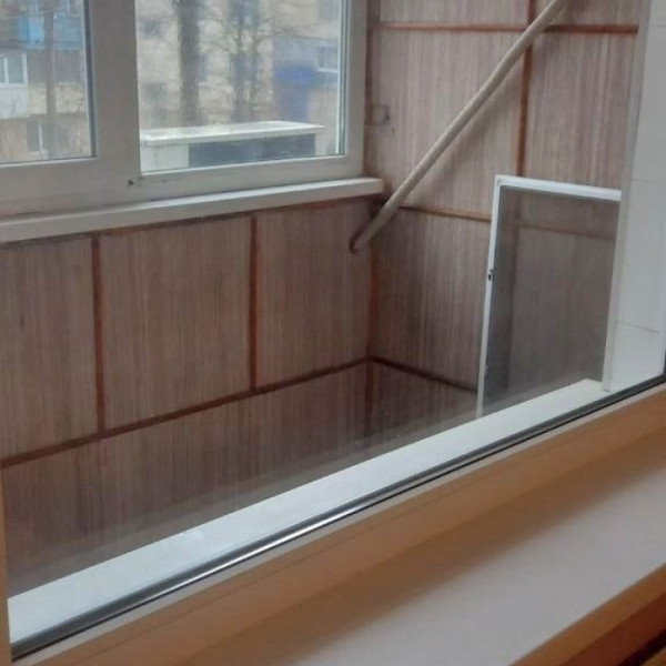 Фото Продается 2х комнатная квартира п. Юбилейный кв. Королева г. Луганск.