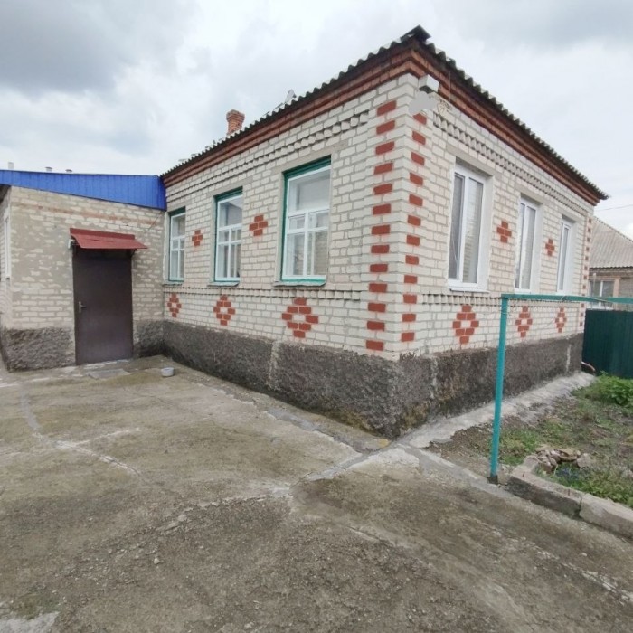 Продам дом на п. Тельмана ул. Руставели.