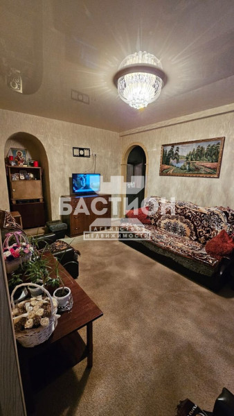 3-х комнатная квартира, квартал Героев Брестской Крепости 16, ID:2005065