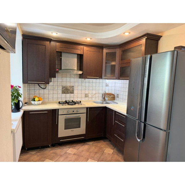 2-комн. квартира, кв-л Димитрова 25