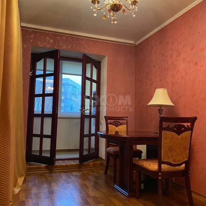 Фото Продам 4-х комн квартиру с АО в г Луганск кв Мирный