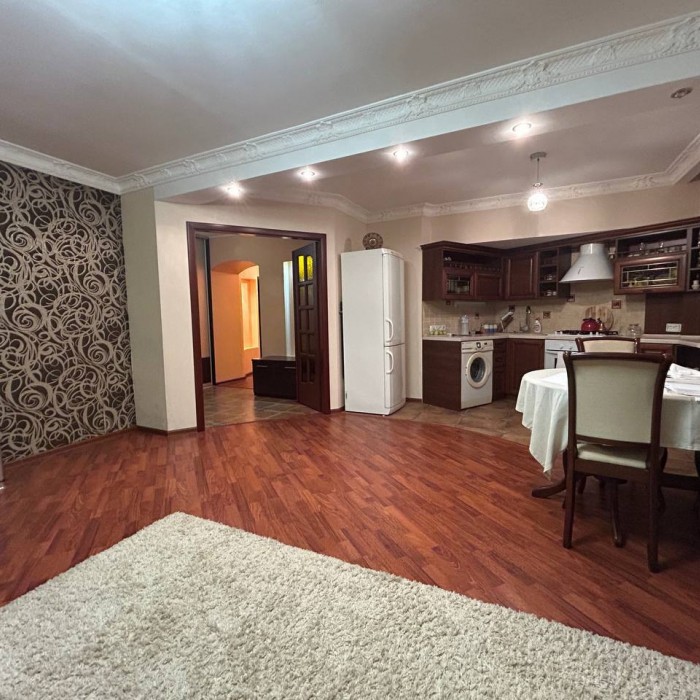 Фото Продам 3-х комнатную квартиру ул. Коцюбинского ( р-н горисполкома).