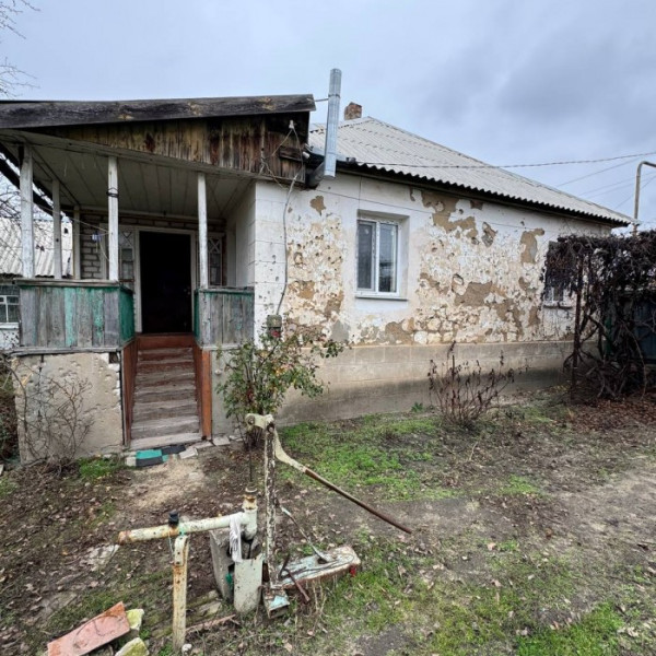 Фото Продам дом в центре Станицы Луганской, площадь 73,7 кв.м.
