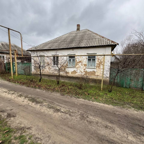 Фото Продам дом в центре Станицы Луганской, площадь 73,7 кв.м.