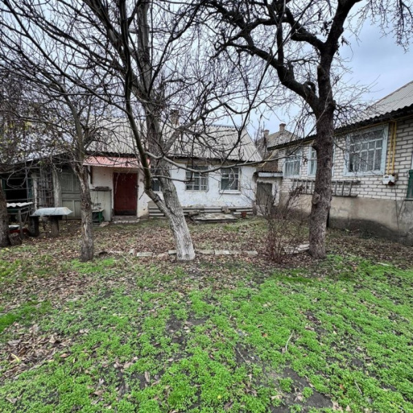 Фото Продам дом в центре Станицы Луганской, площадь 73,7 кв.м.