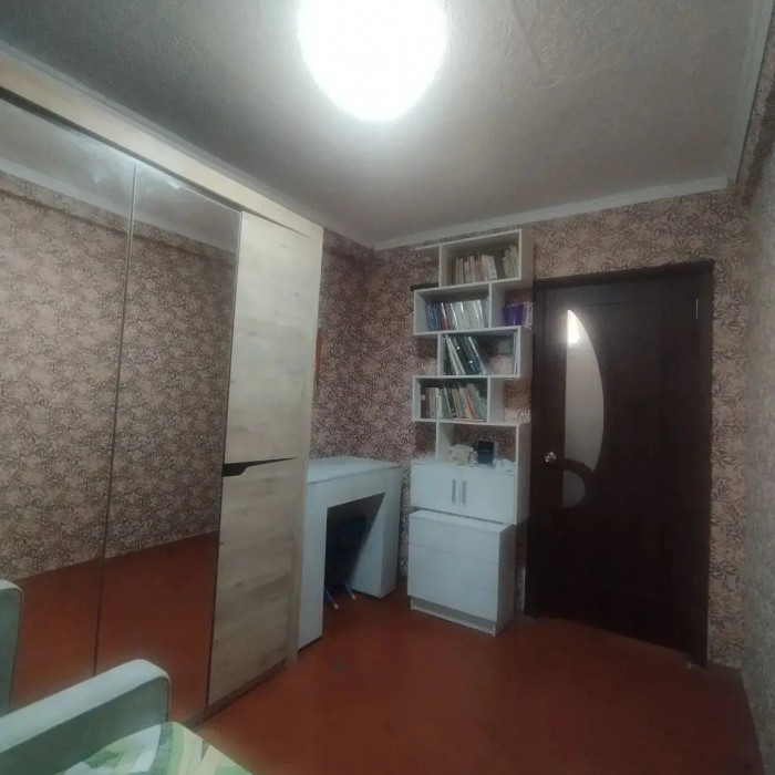 Фото 7324 Продам 4х комн. квартиру в р-не маг. "Камелия"