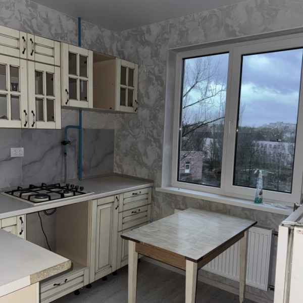 Продам 1к квартиру на кв.Дзержинского 6/9эт ремонт