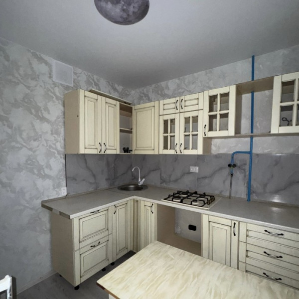 Фото Продам 1к квартиру на кв.Дзержинского 6/9эт ремонт