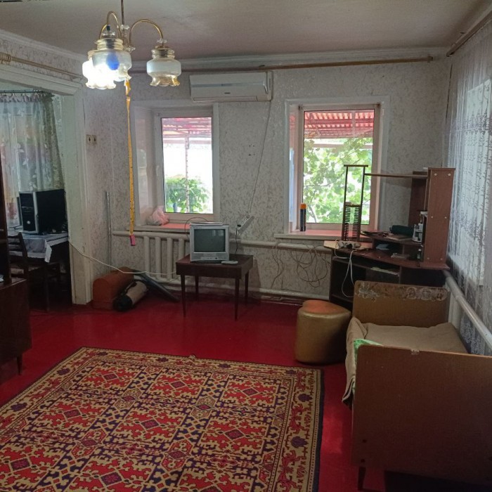 Фото Продам дом и флигель, Артемовский район, недалеко 11 поликлиника