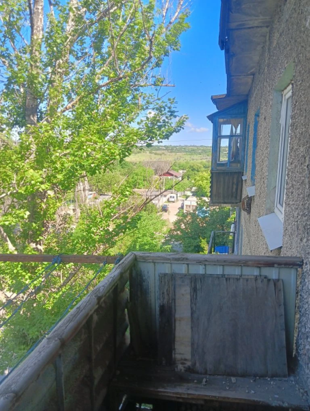 Продаётся 3-комнатная квартира в городе Стаханов, ул. Макерова, д. 3.