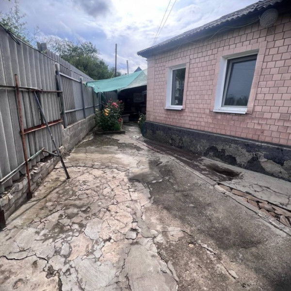 Фото Продам дом и флигель на две семьи в нижнем Камброде, район угол Артема