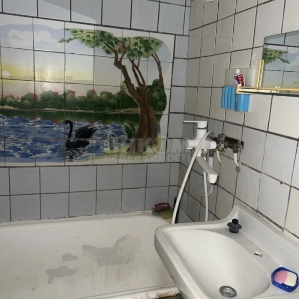 Фото Продам 3-х комн с АО в Центре г Луганск район "Кристалла"