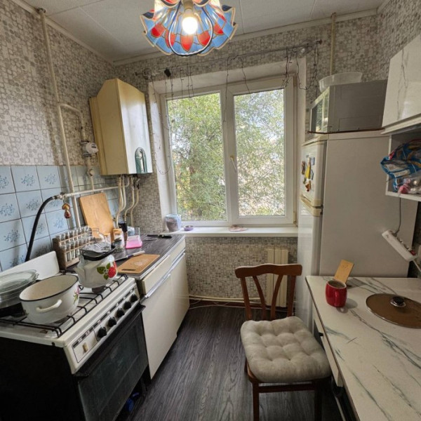 Продам 1 комнатную квартиру ул. 50-летия Октября