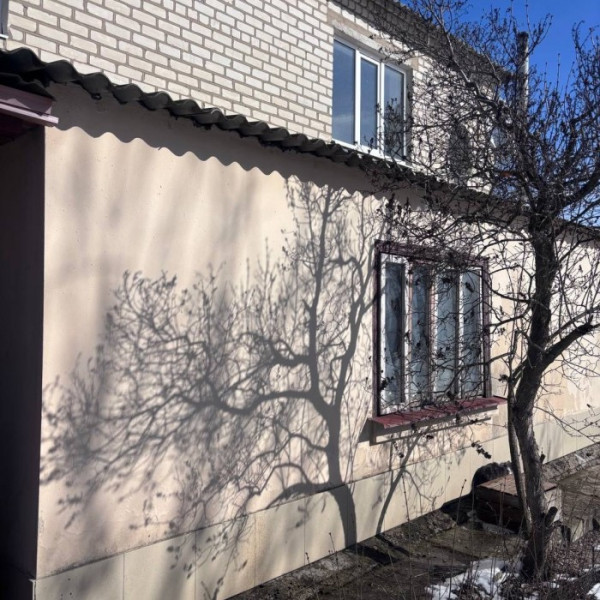 Фото Продам 2-х этажный дом в г Луганск пос Макарово