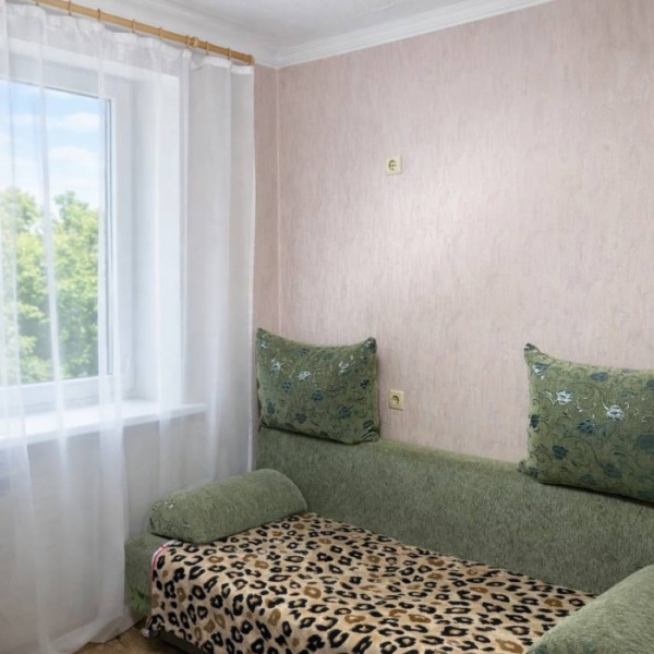 Продам 1к квартиру (полугостинка) 26й квартал г. Луганск