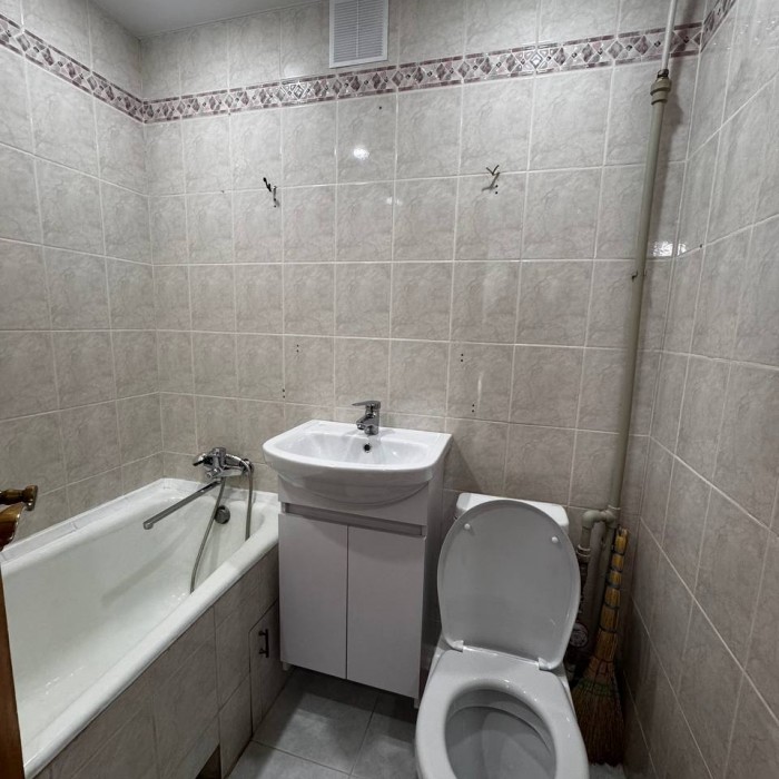 Фото Продам в самом ЦЕНТРЕ 2-х комнатную квартиру ул. Коцюбинского, д. 6. в доме ресторан ДИНАСТИЯ.