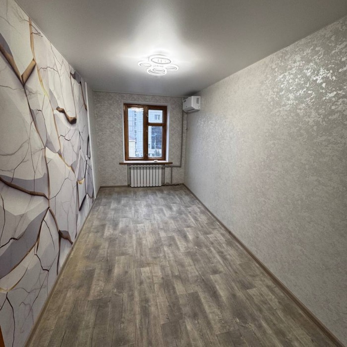 Фото Продам в самом ЦЕНТРЕ 2-х комнатную квартиру ул. Коцюбинского, д. 6. в доме ресторан ДИНАСТИЯ.